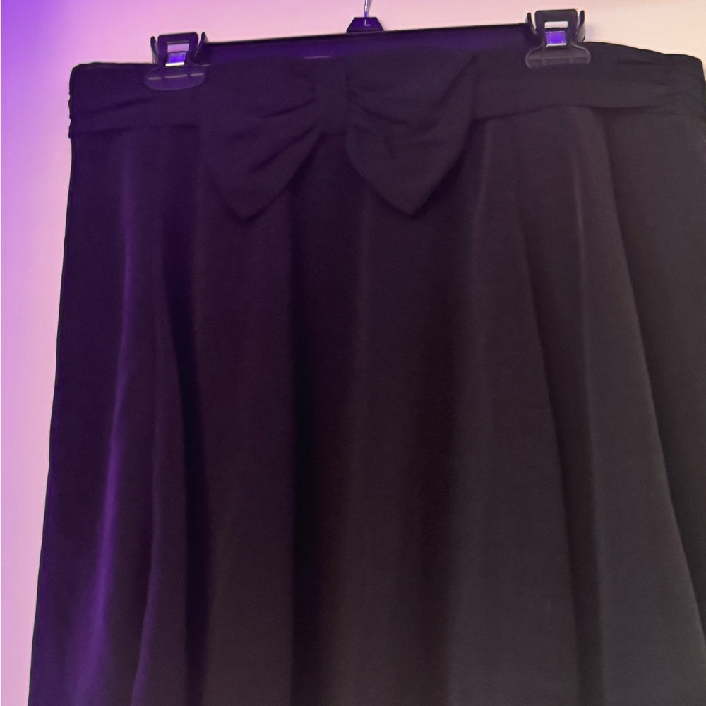 Elegant Black Skirt with Bow Detail